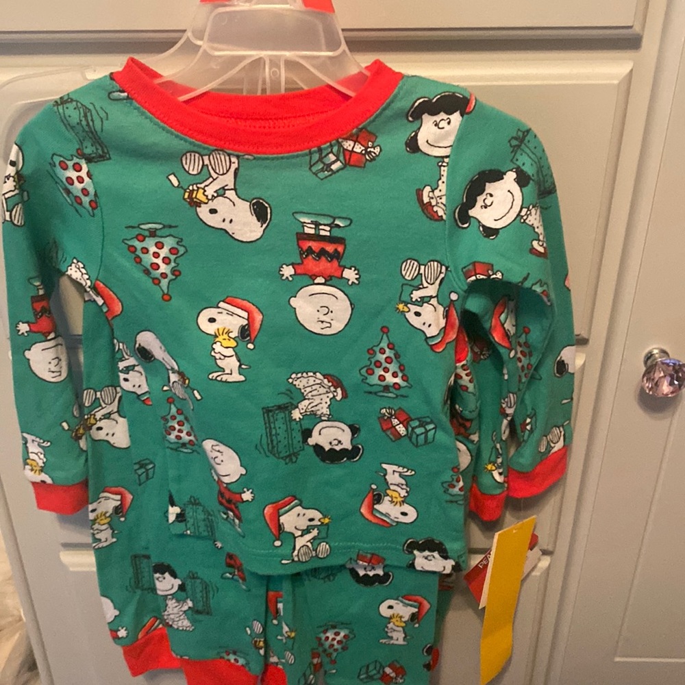 Peanut’s Christmas pajamas size 2T